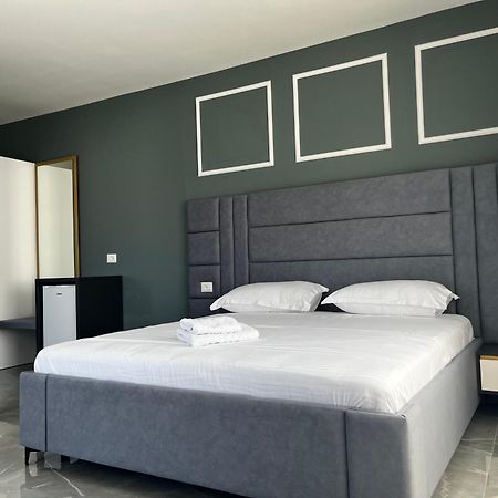 Leodori 3 Suites Shëngjin Exteriör bild