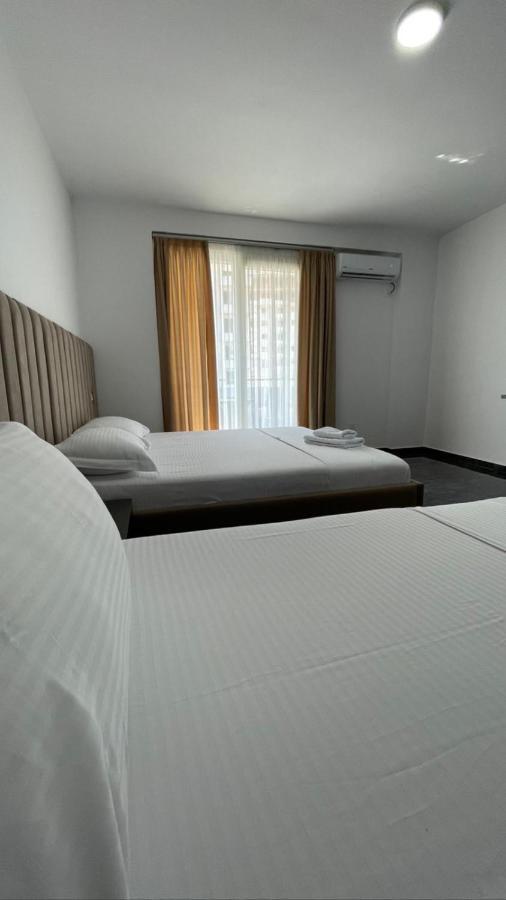 Leodori 3 Suites Shëngjin Exteriör bild
