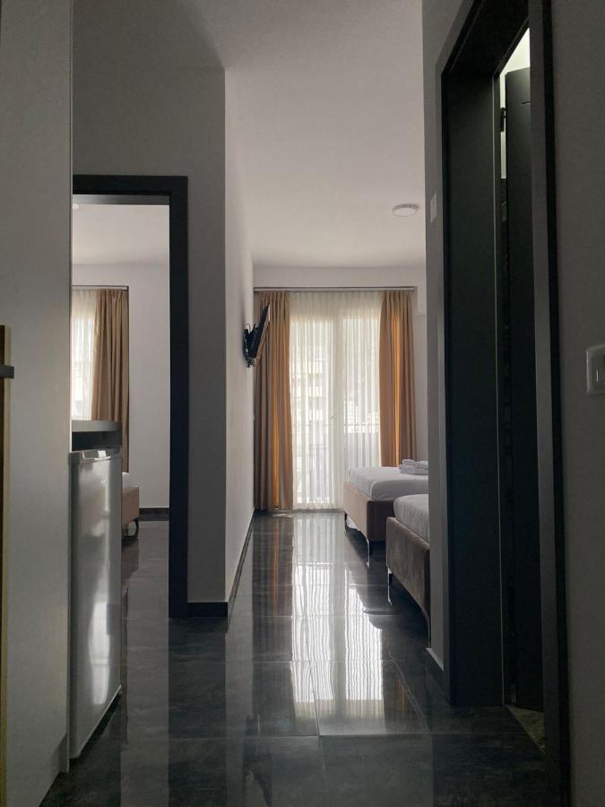 Leodori 3 Suites Shëngjin Exteriör bild