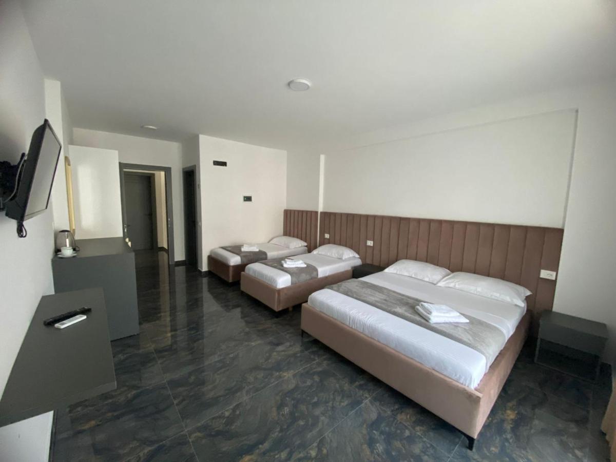 Leodori 3 Suites Shëngjin Exteriör bild