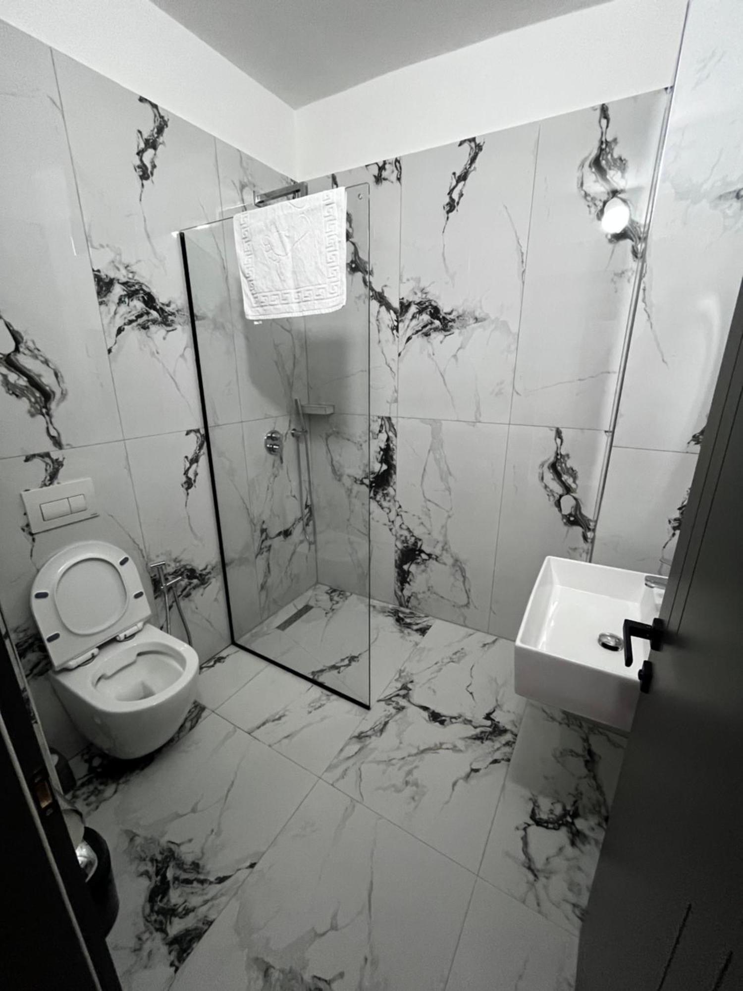 Leodori 3 Suites Shëngjin Exteriör bild